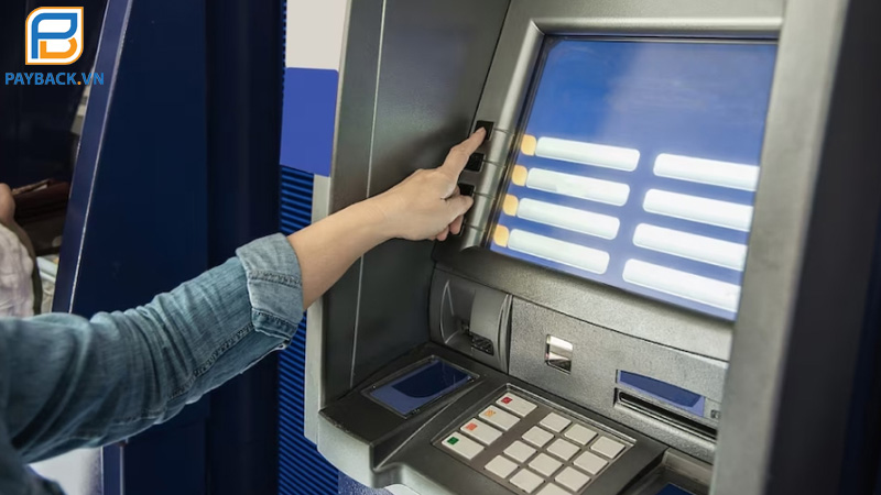 Cách rút tiền thẻ tín dụng Quận 8 đơn giản và nhanh chóng