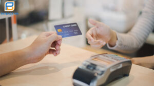 rut tien the tin dung quan tan phu